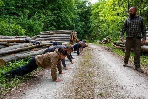 Team-Survival-4265